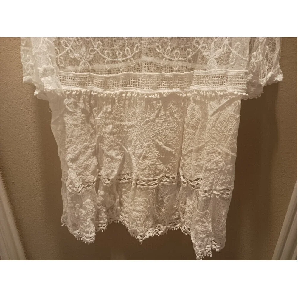 Floral Pattern Lace Swimsuit Coverup In White - Picture 8 of 12